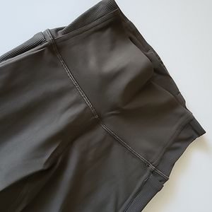 lululemon Ribbed Wunder Under w/Pockets